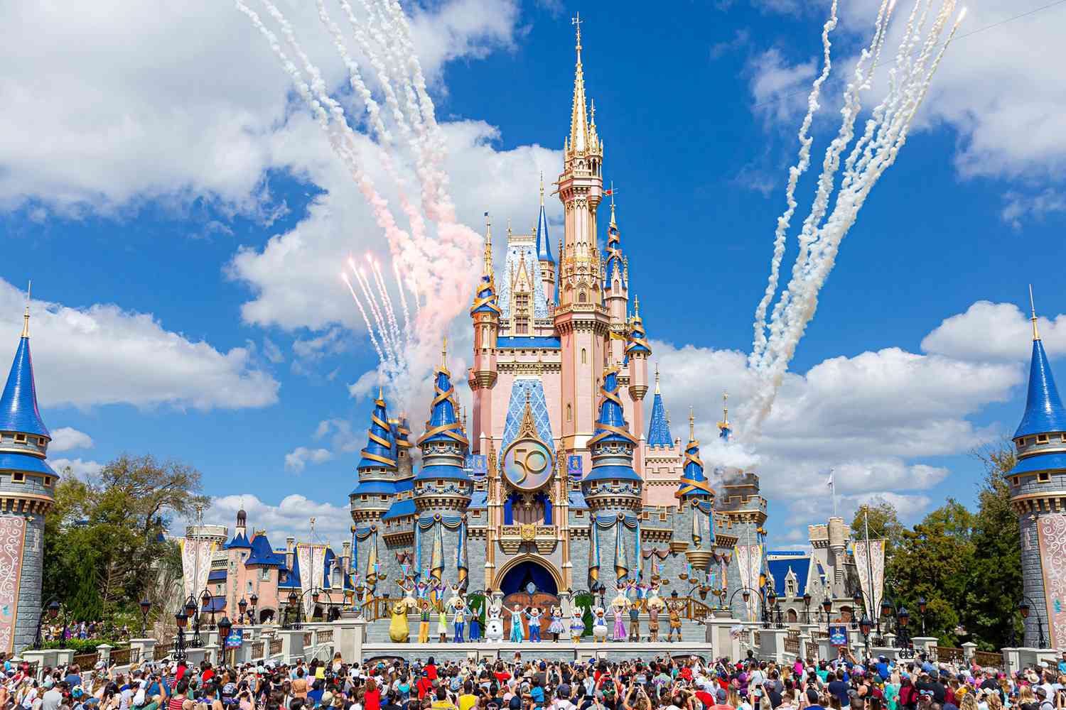 Five popular amusement parks in the world